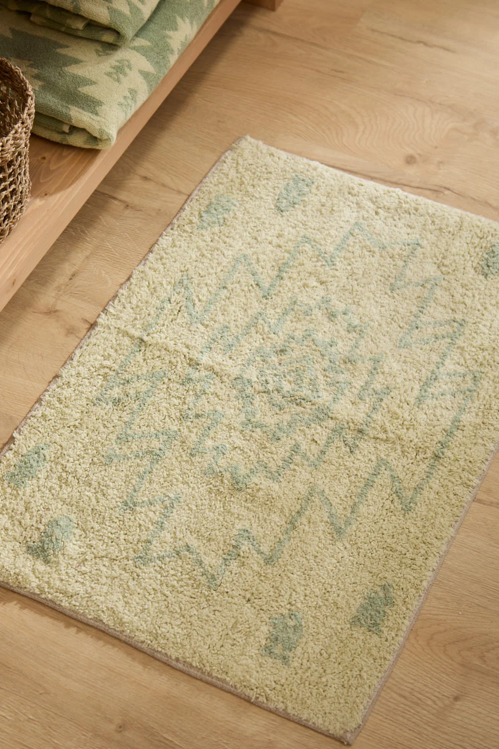 Alfombra de baño con diseño étnico verde Neptuno - Image 6