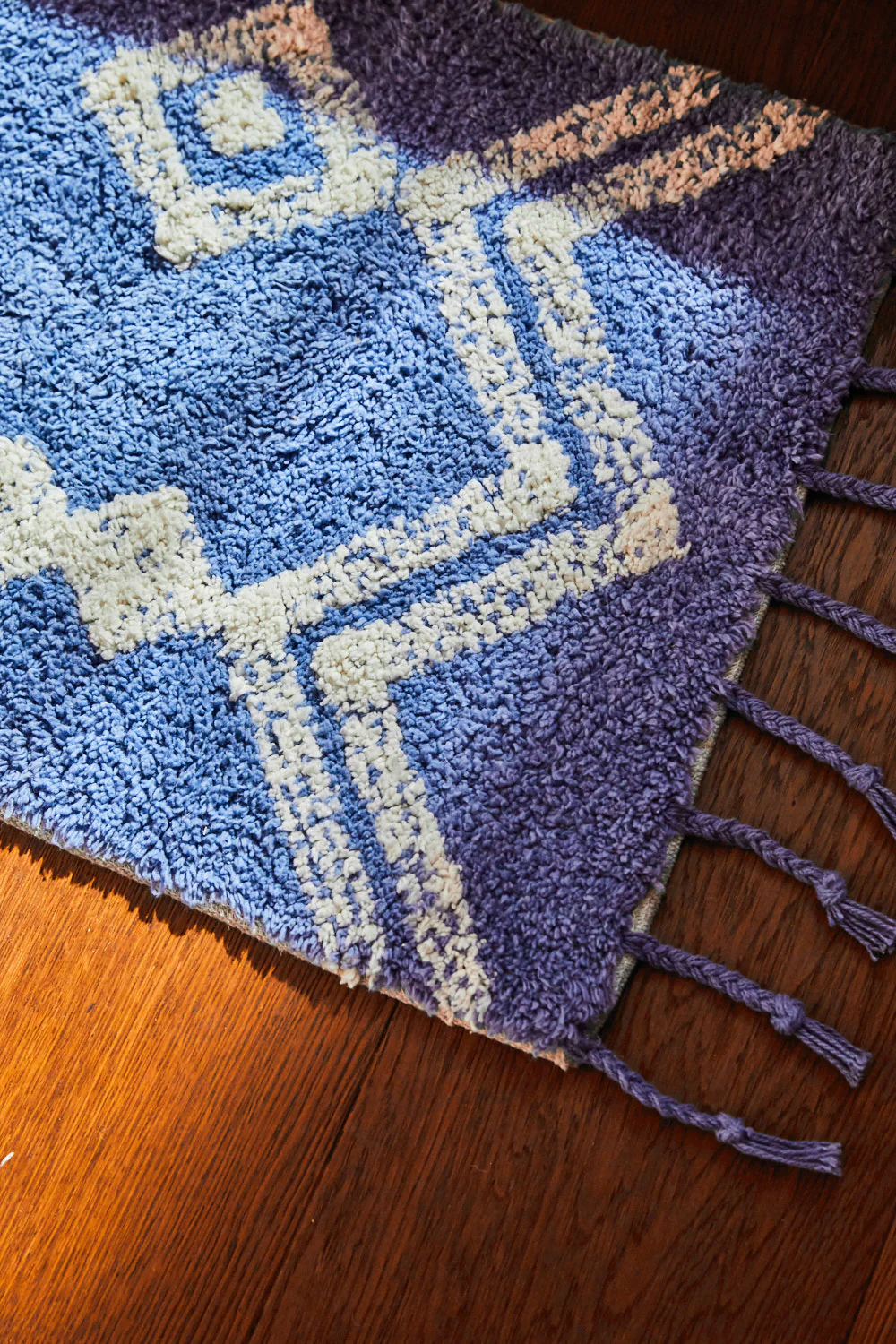 Alfombra de baño en tufting azul Fauve - Image 6