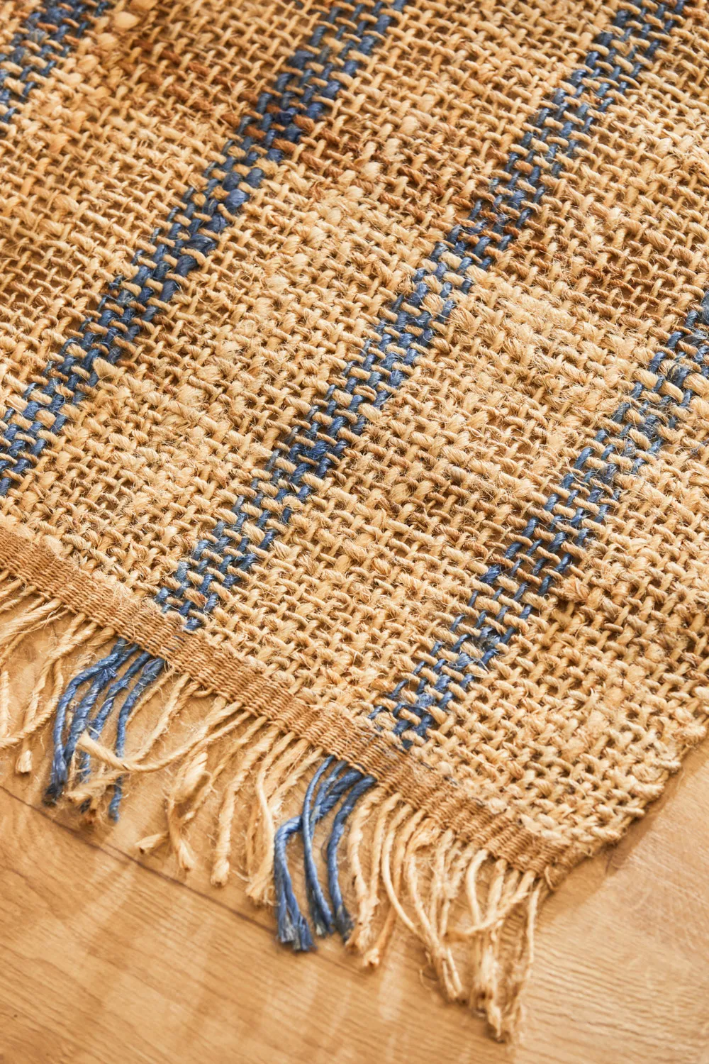 Alfombra de yute natural con yute teñido Carlo - Image 3