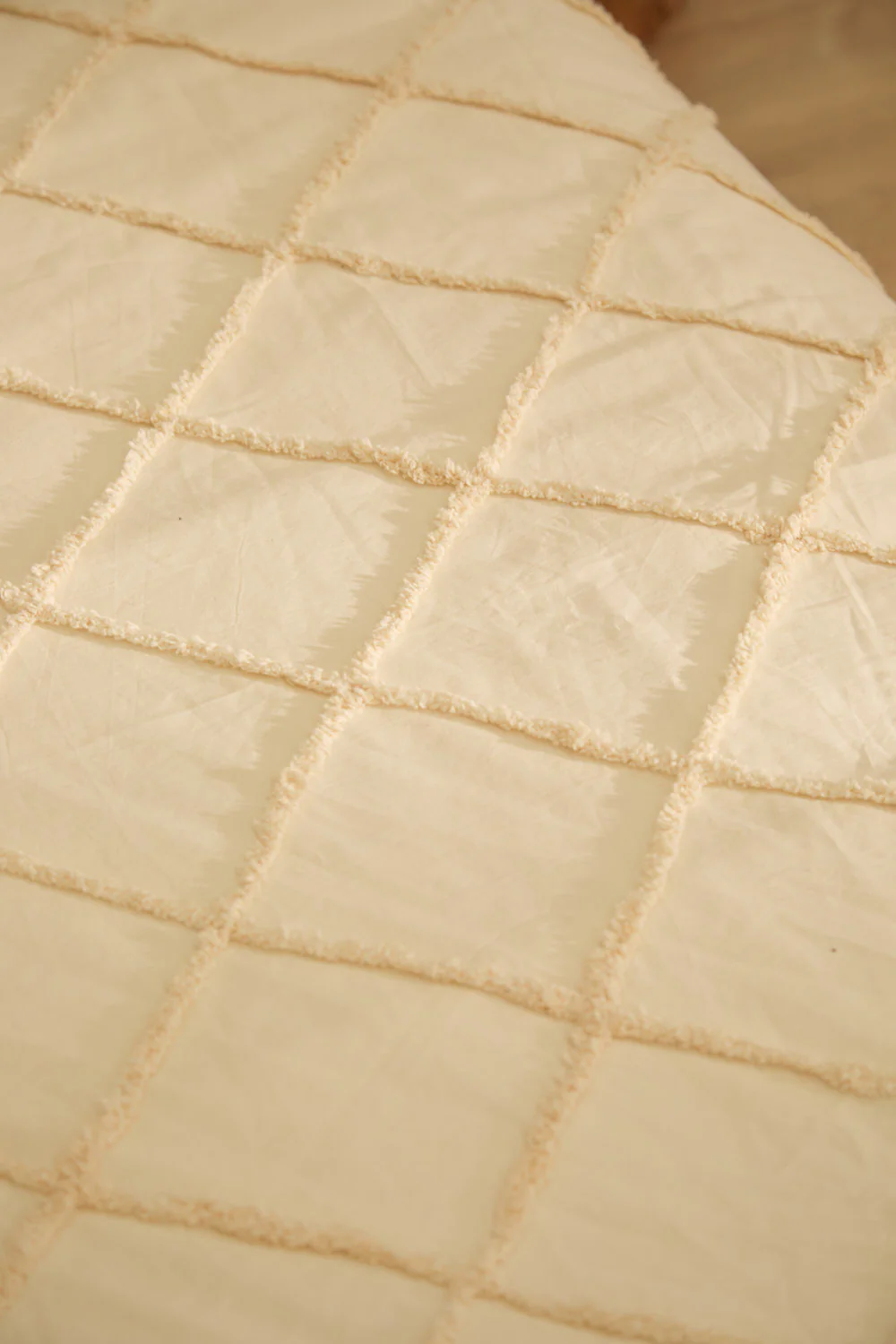 Colcha con tufting crudo Royal - Image 3