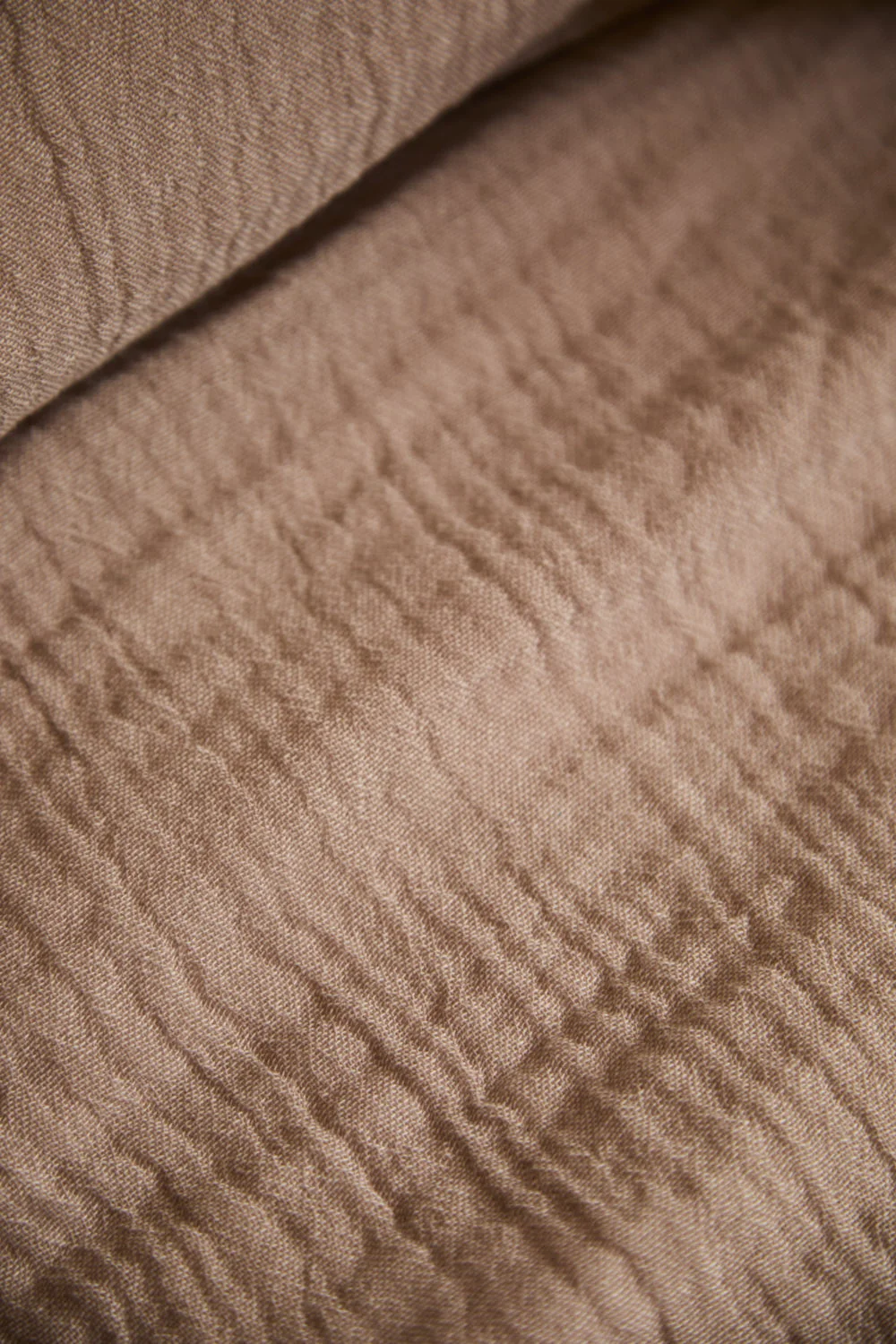 Colcha de muselina de algodón en color piedra Layer - Image 3