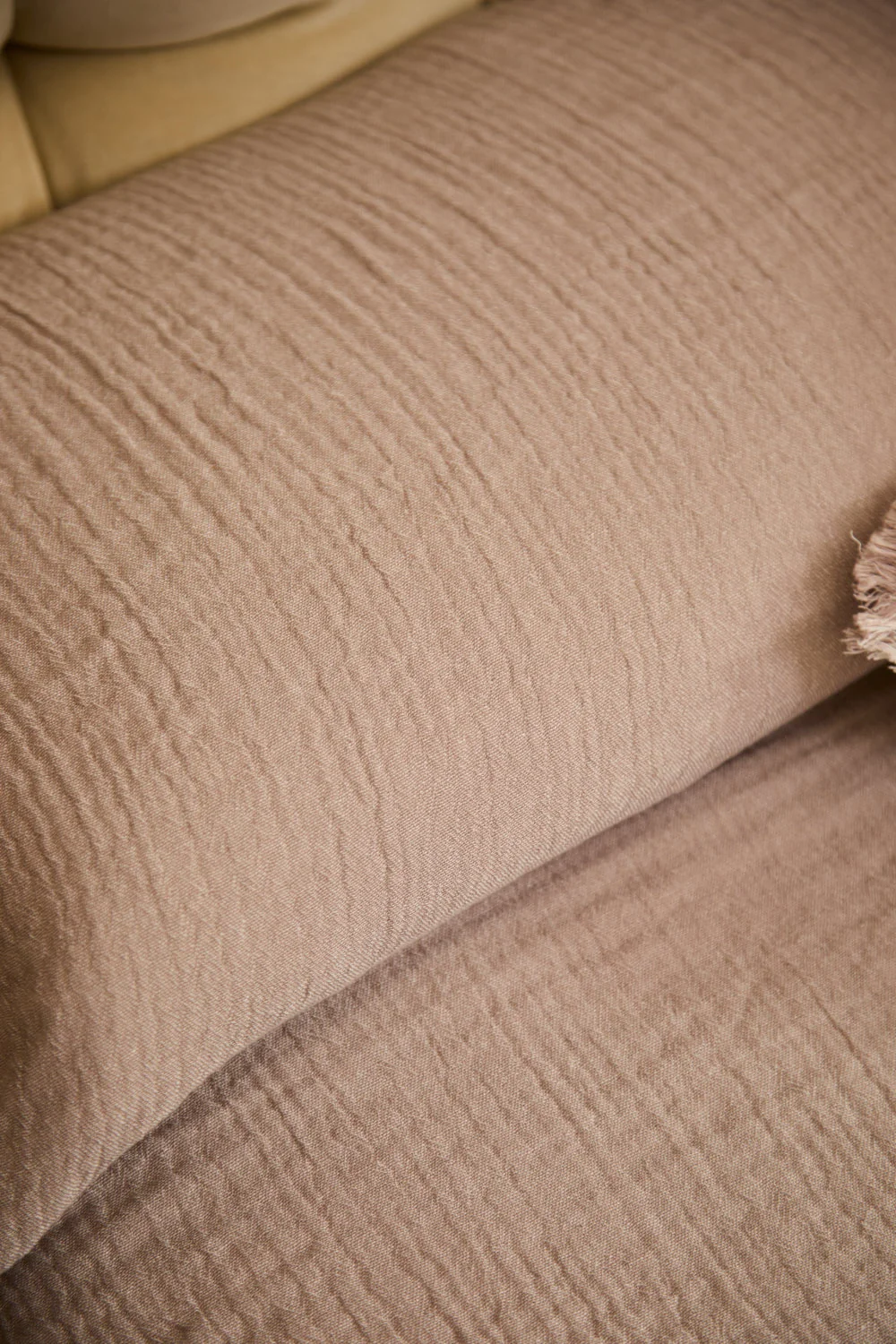 Colcha de muselina de algodón en color piedra Layer - Image 4