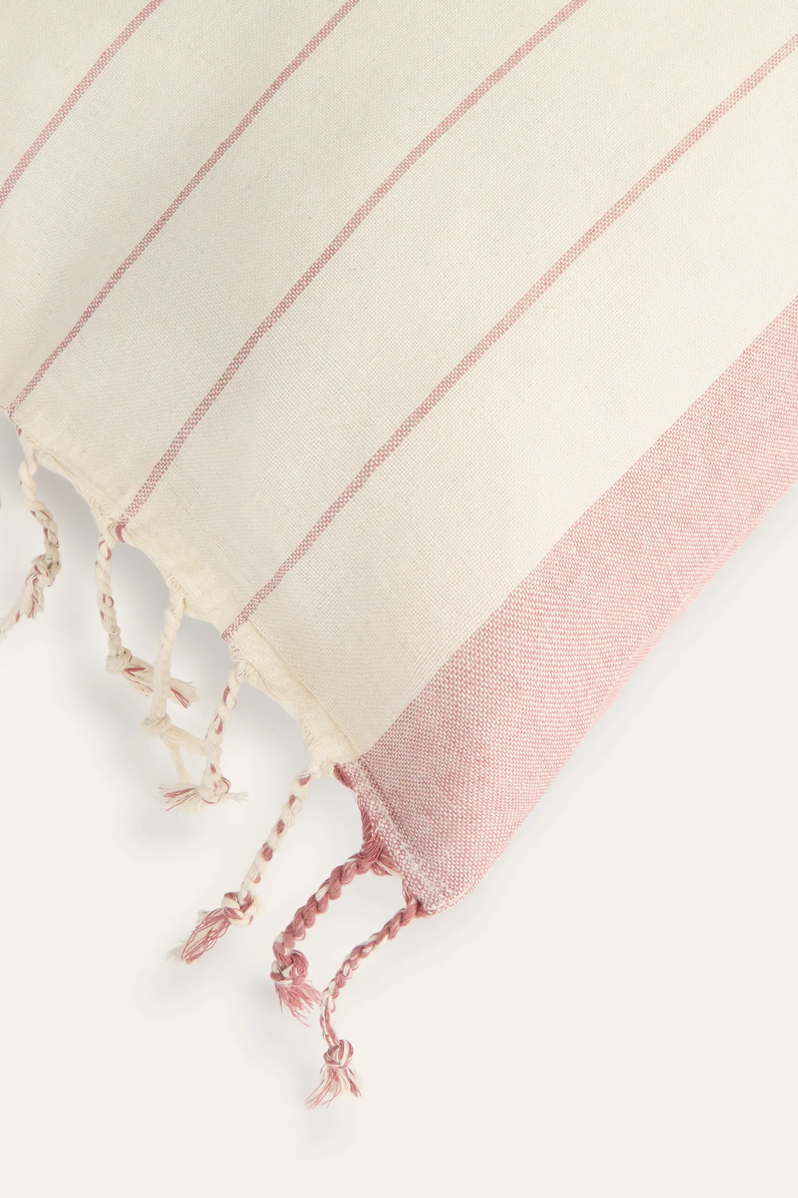 Funda de cojín con rayas tejidas en rojo Tiana - Image 5