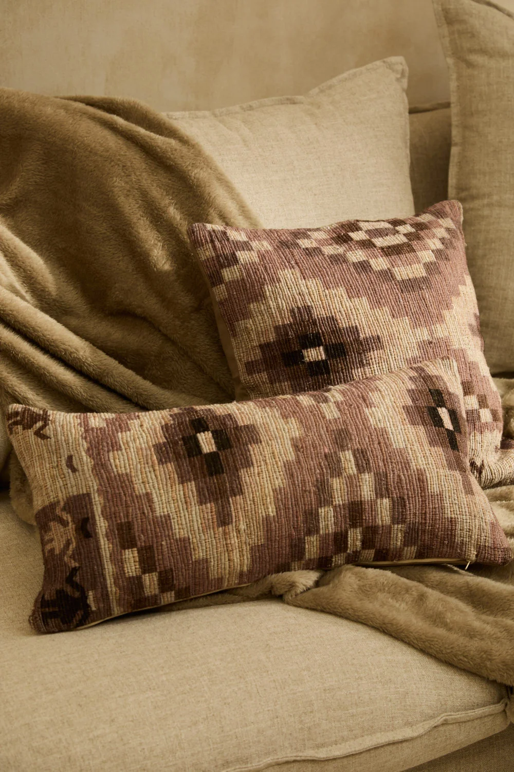 Funda de cojín cuadrada de algodón trenzado en tonos piedra Zulu - Image 4