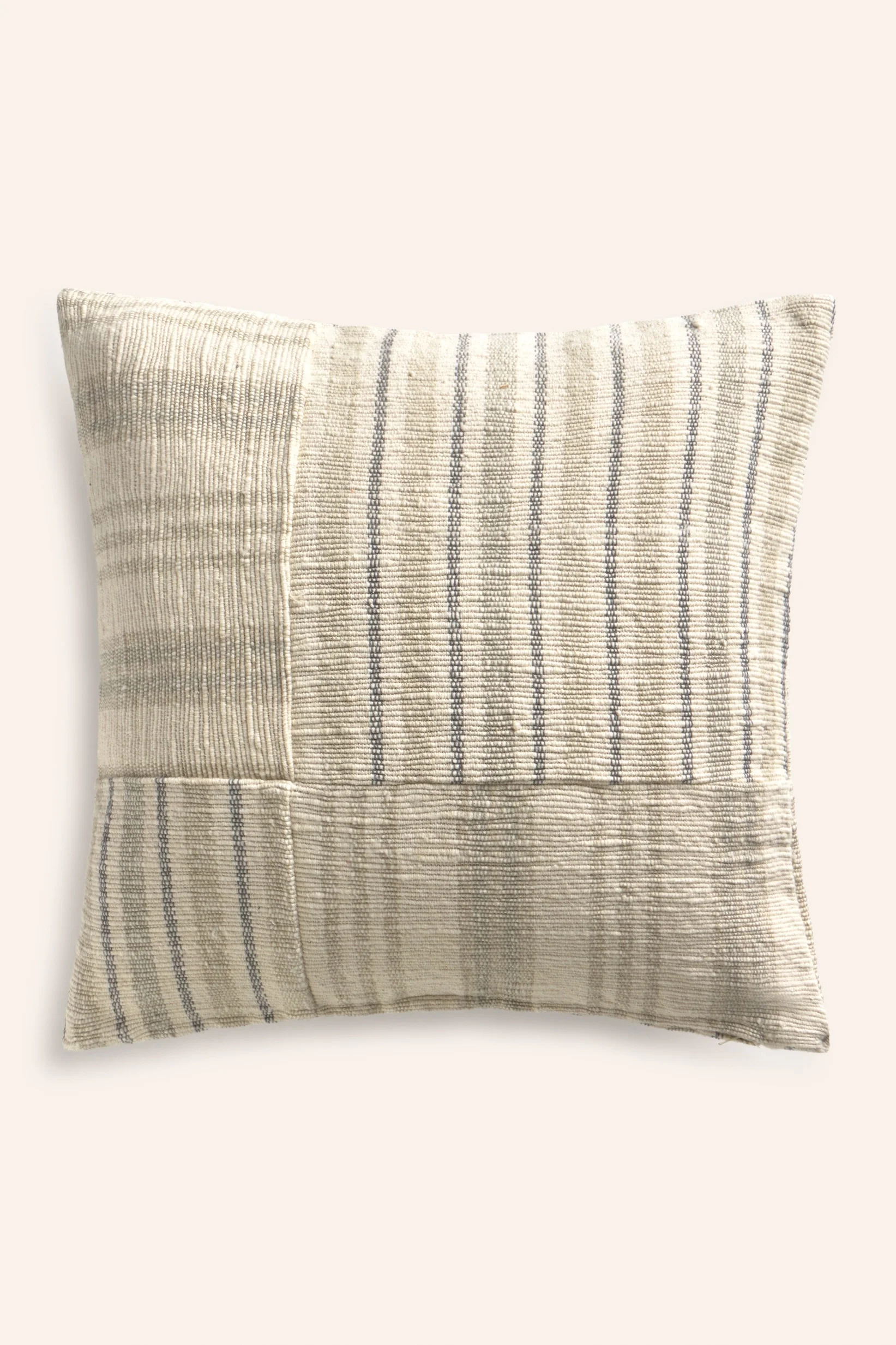 Funda de cojín cuadrada de patchwork con raya tejida Bacoli - Image 6