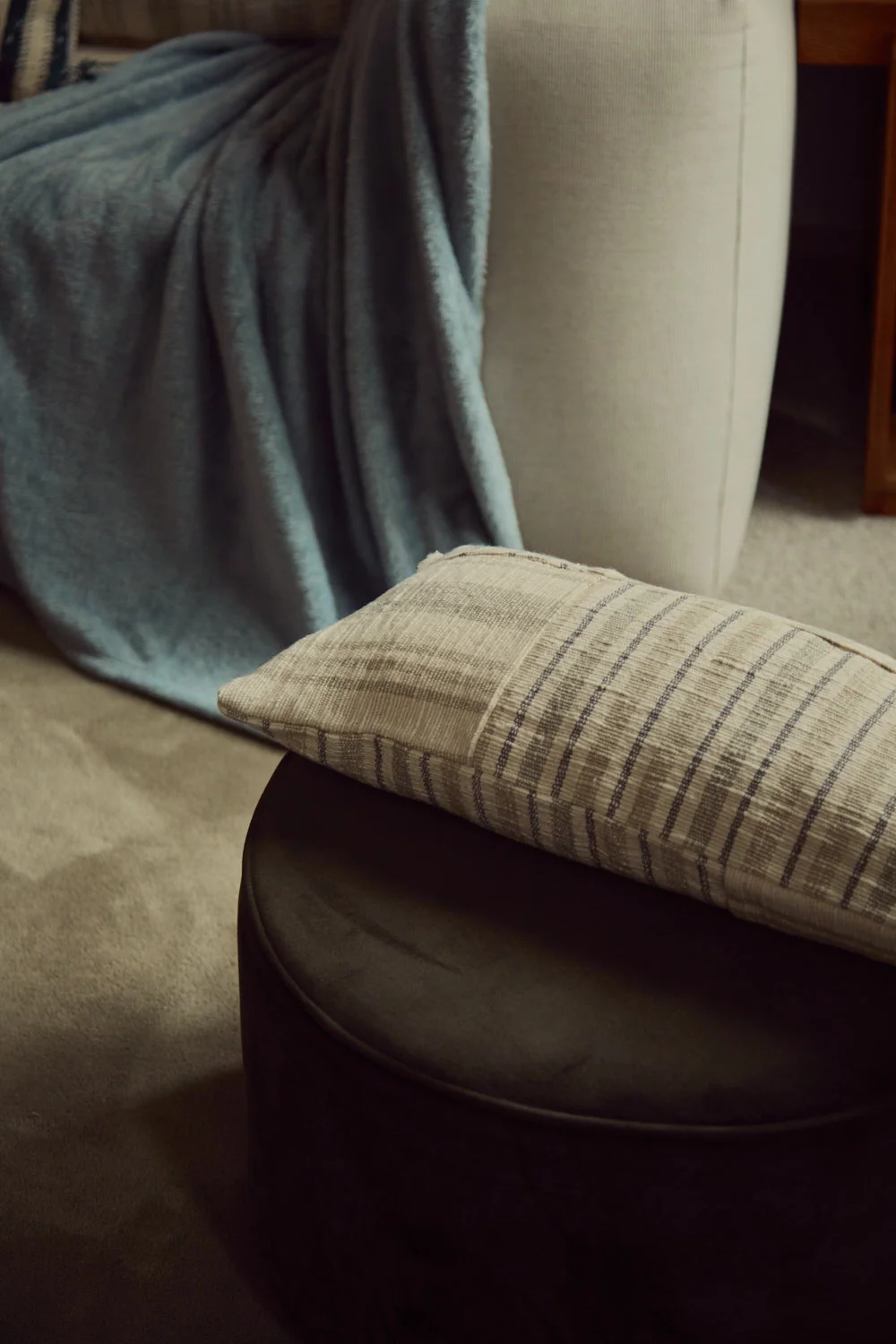 Funda de cojín rectangular de patchwork con raya tejida Bacoli - Image 5