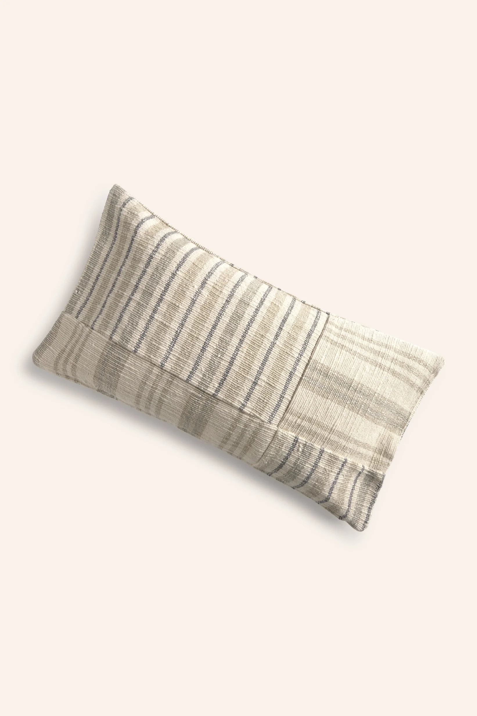 Funda de cojín rectangular de patchwork con raya tejida Bacoli - Image 6