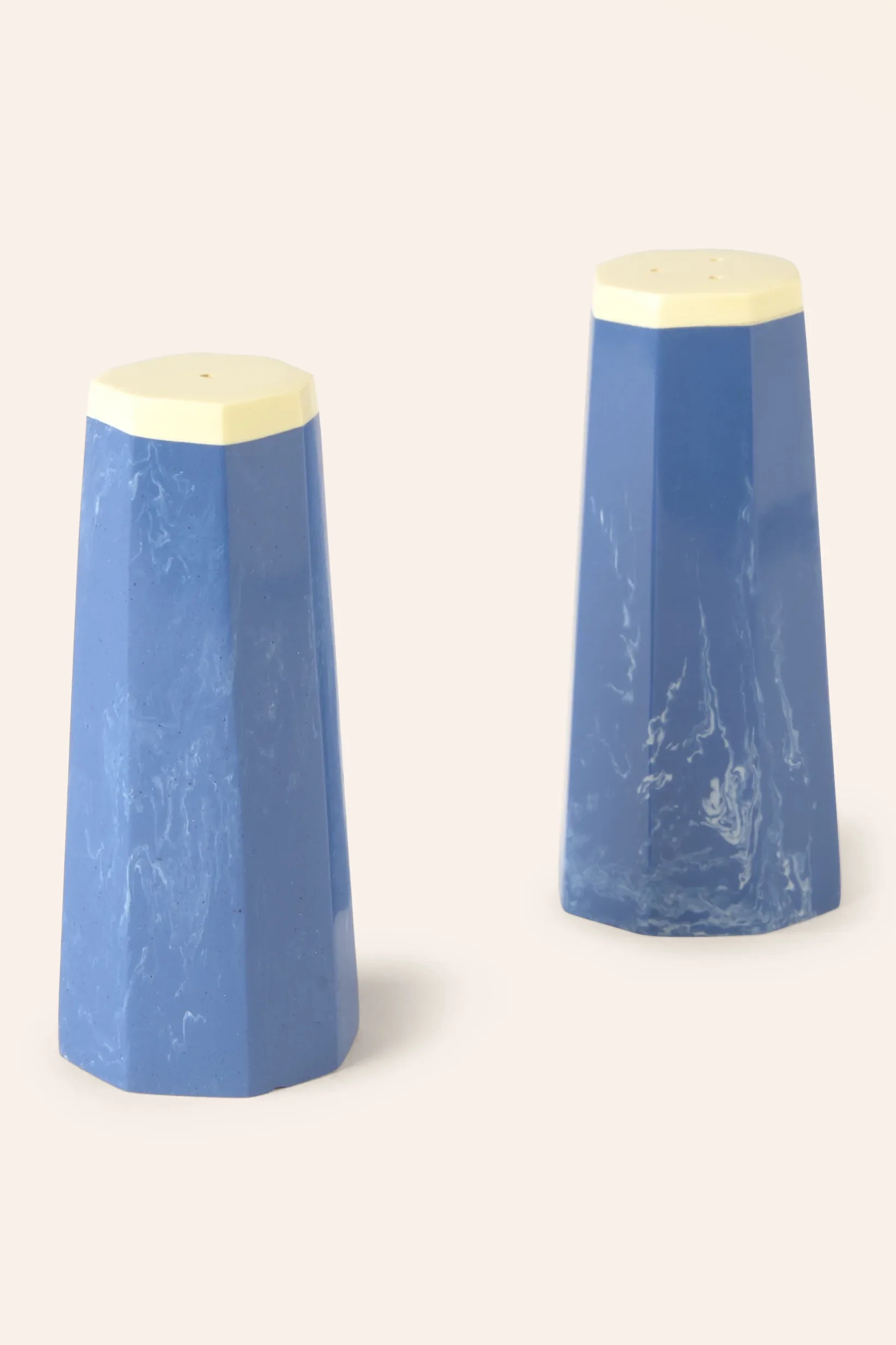 Juego de salero y pimienta azul Mango - Image 3