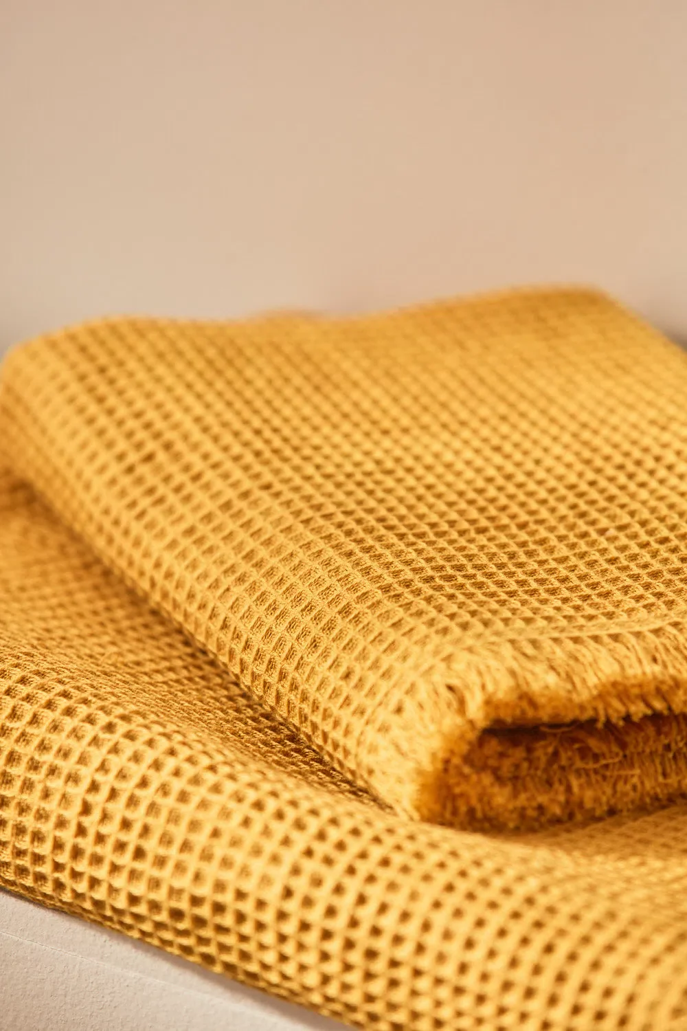Toalla de baño mostaza Marte - Image 3